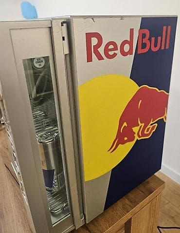 polovni mini frizideri: Kompresorski frizider RED BULL 220V II Ispravan kompresorski frizider — 6