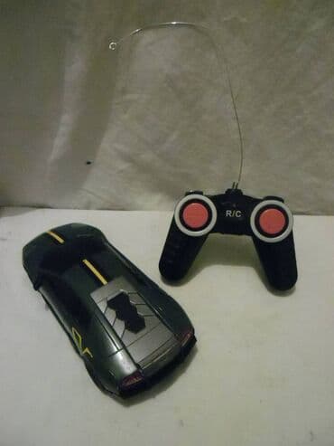 dzipovi na akumulator: Lamborghini na daljinski 27 mHz.,tj. 20 cm. bez baterija,(u auto 3 x — 2