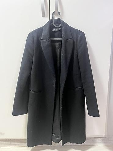 ZARA Woman kaput, crne boje, klasičnog kroja. - Dužina ispod kolena