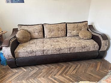 komode za stvari: Krevet je potpuno ispravan, stabilan i očuvan. Sve je čitavo osim — 4