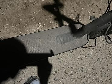 Trotineti, skejtbordovi i hoverbordovi: Električni trotinet – gradski model sa punim gumama - Sklopiva — 4