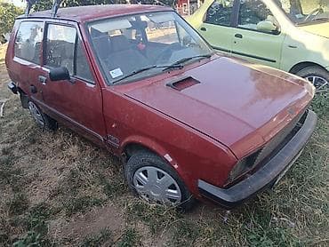 fratellis auto: Zastava Yugo, crvena boja, trovratni hečbek. Karakteristike i — 4