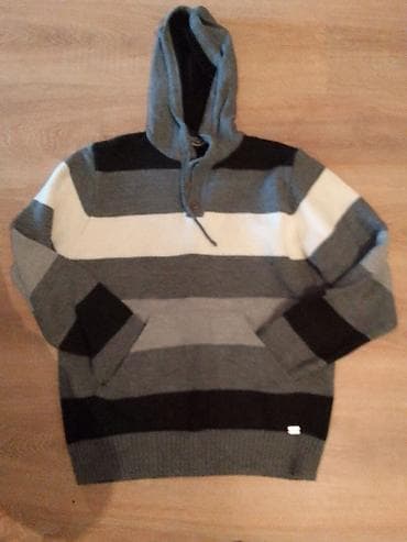 Jackets: Muski djemper kao nov obucena svega nekoliko puta za vise informacija — 1