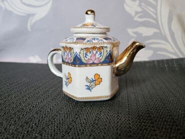 posuda za puter: Bokalcic vintaz,porcelanski za ukras ili mleko. Bokalcic je — 5