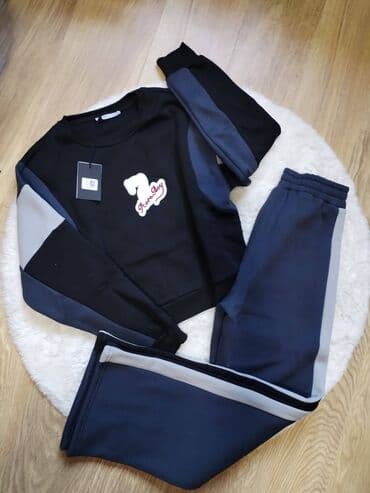 ps tunike i bluze: Termo trenerke
Zara model
L i XL
2950 din
✨ — 1