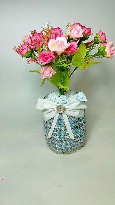 mini ruže prodaja: Dekorativna aranžerska saksija sa veštačkim ružama - Buket — 8