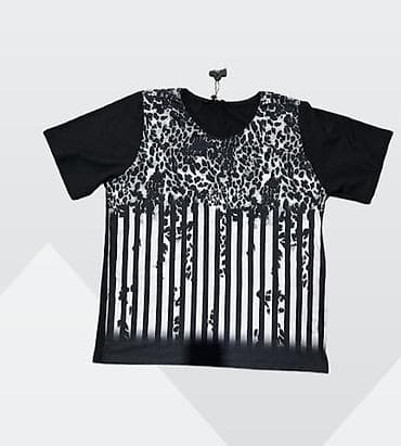 prsluk s: Ženska kratka majica sa printom – crno-bela
XL, XXL — 1