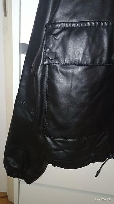 crne jakne: Pull&Bear crna jakna sa kapuljačom - Model: kratka, urbanog kroja — 6