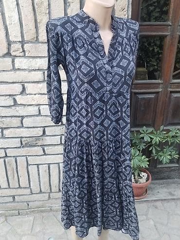 Accessories: Quest haljina, veličina S. - Model: midi dužina, A-kroj sa blagim — 3