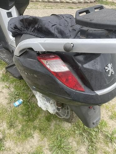 Ostali motocikli i skuteri: Peugeot Satelis skuter – crna boja, veliki gradski maxiskuter. - — 4