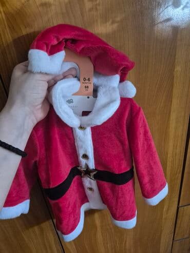 2 vrste komplet odelca za Deda Mraza. 1. Plišana pidžamica i