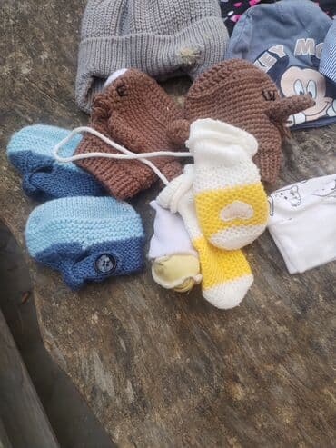 zara kaput sa krznom: Beanie, Gloves, Unisex — 1