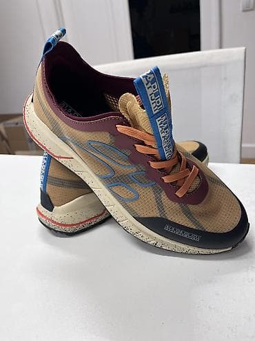 NAPAPIJRI PATIKE 42 broj, nove
26.5cm gazište-ORIGINAL