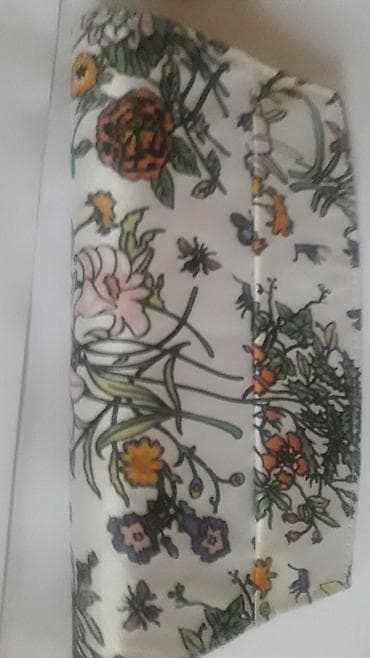 Torbe Nove.
Cena je po komadu na lalafo.rs Torbe Nove.
Cena je po komadu