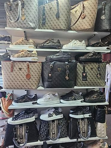 Patike: Patike od 36 do 40 4700 din Torbe 4600 din Ako želite komplet — 1