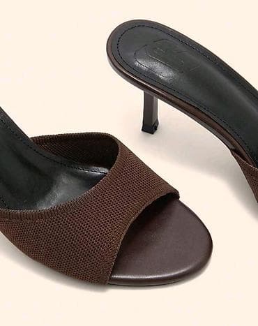 cesare paciotti stikle: ✨ Dostupne u broju 40
✨ Unutrasnje gaziste 26 cm

1200 rsd 💥 — 3