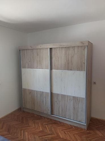ugaone forma ideale cena: Klizni ugradni/polustanding garderoberi po meri - Trokrevetna klizna — 9
