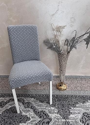 Navlake za stolice bez karnera🌺
6 komada-2200 din — 2