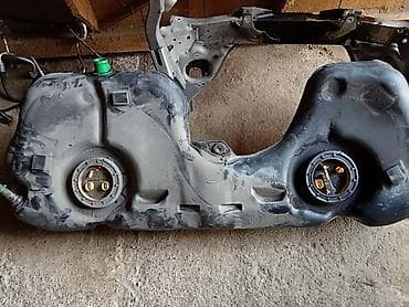 polovni skuteri do 300 evra: REZERVOAR ZA BMW X1 OD 2010. DO 2014. GOD. | Rezervoar za bmw x1 — 1
