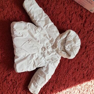 zara zimske cizme: C&A bela jakna 92 Poguzvana od stajanja u kesi. Ispravice se od — 1