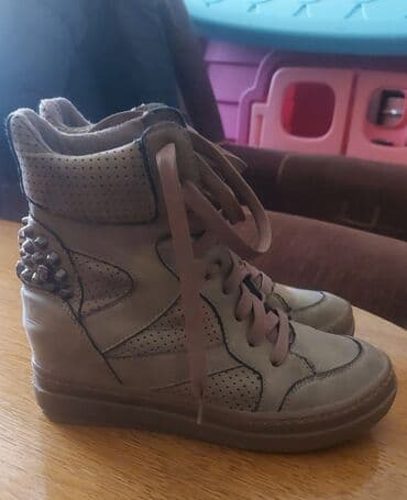 Gležnjače, 36 na lalafo.rs Gležnjače, 36