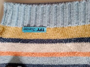 stradivarius topovi: Džemper za dečake
Veličina 4
Preudoban topao
Cena 200 din — 4