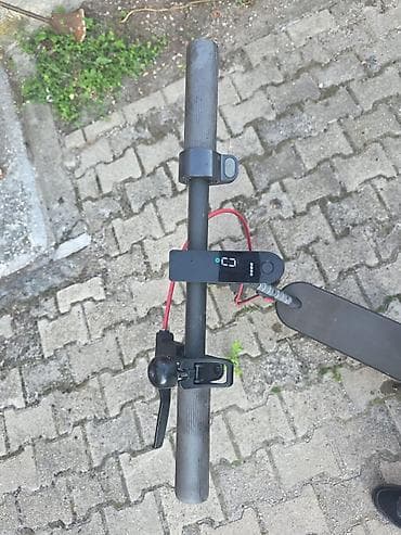 polovni bicikli za decu: Prodajem Xiaomi električni trotinet 4, prve generacije. Trotinet je — 2