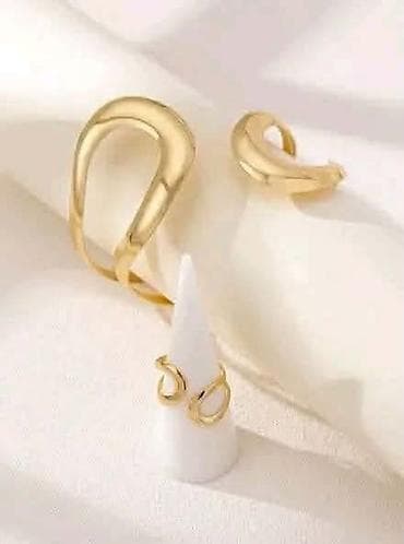 oakley naocare za sunce: Luksuzni set za nju 💃
Prsten+narukvica 👑
✨️💫Cena seta 1900 din
💋 — 6