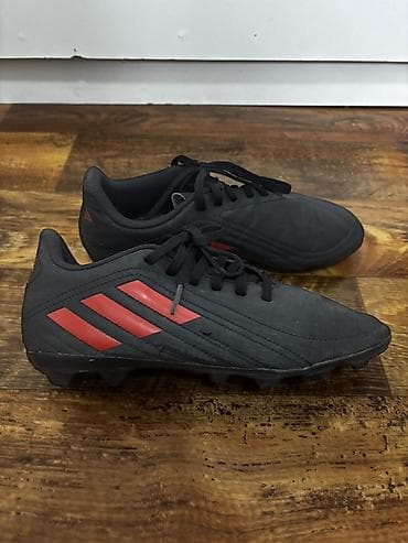 boo dog: Kopačke Adidas br 37 gaziste 235 mm su u odlicnom stanju sa sitnim — 4