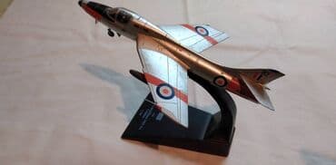 andrija i anđelka sve epizode: Avion Hawker Hunter T7 sve je original,slomljen gornji deo nosaca — 2