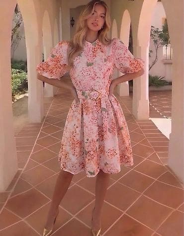 pantalone xs: Romantična midi haljina sa floralnim printom i naglašenim strukom 3300 — 1