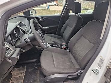 SEDISTA KARAVAN ZA OPEL ASTRA J | Svi delovi za Opel vozila : Astra