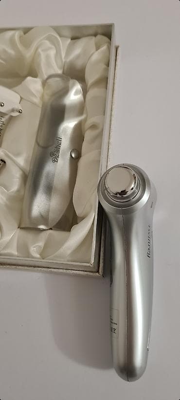 Donji delovi trenerke: • Prodajem aparat DeSheli Twinray za podmlađivanje, zatezanje kože — 7