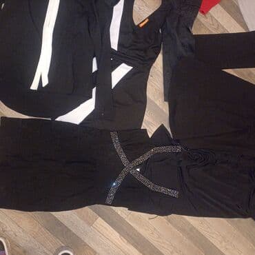 walkmaxx patike zenske: Ženska garderoba – raznovrstan paket Sadržaj: - Haljine: crna sa puf — 9