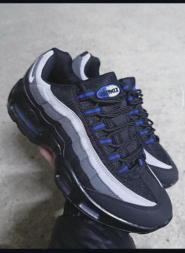 95 nike air max: Patike inspirisane modelom Nike Air Max 95, u kombinaciji crne — 1