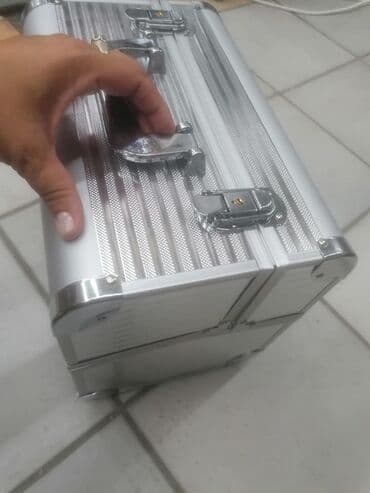 mini kofer za sminku: Veliki kofer za sminku
5700din — 3