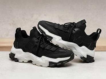 musko prstenje hirurski celik: Muške patike – crno‑bele, sportsko/ulični stil - Dizajn: masivni — 1