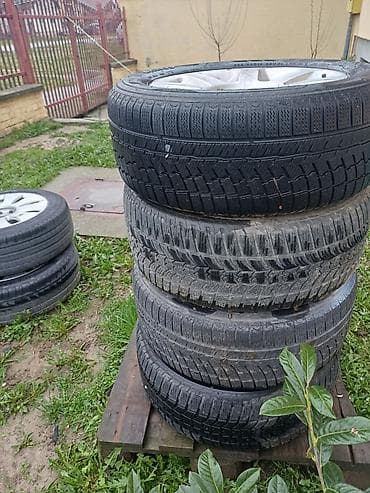 Set zimskih pneumatika sa felgama za BMW - Količina: 4 komada