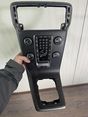 Auto-delovi: SREDNJA KONZOLA PREKIDACI VOLWO S40 V40 | Srednja konzola volwo s40 — 1