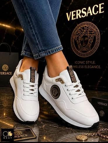 crop top i suknja: ✅ VERSACE ✅

7.700 din

40-45 brojevi e1 — 2