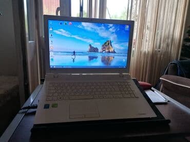 Desktop računari i radne stanice: 15.6 " — 3