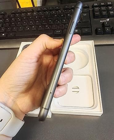 gde kupiti iphone u beogradu: HITNOOOO Iphone 11 64gb Baterija 76% U super stanju, na njemu mat — 4