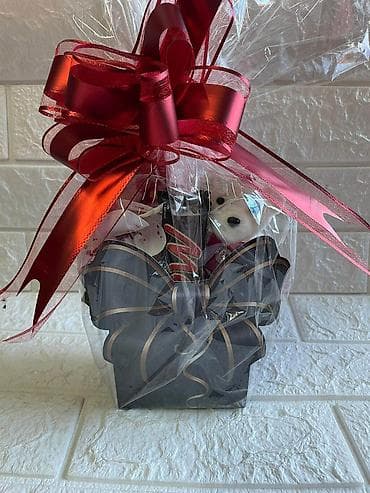 ukrasne jagode: Poklon setovi u dekorativnim kutijama Elegantno aranžirani poklon — 8