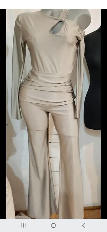 Elegantni ženski komplet, bluza i dublje pantalone. - Materijal