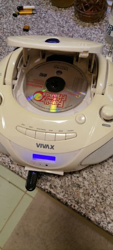 radio ritam srca: Radio veći VIVAX sa ispravnim CD i USB
Lep Radio
 Mirjevo — 13