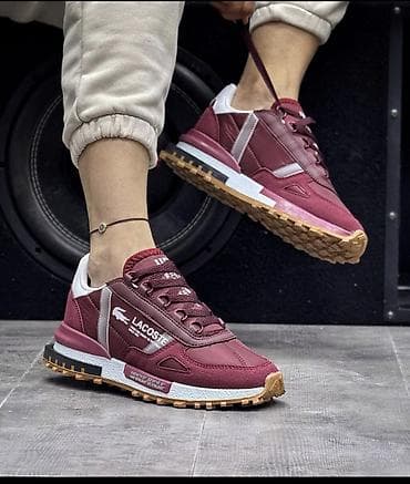 boss patike cena: 36 do 44 za 4500 din
pb — 4