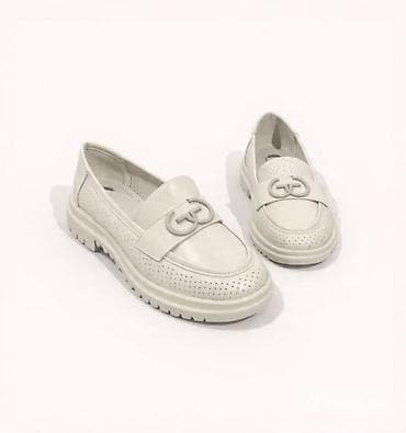 tommy hilfiger mokasine: Ženske mokasine u svetloj (krem/beloj) boji. - Materijal: glatka — 1