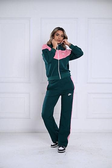 dzemper sa srcima: Damska trenerka – komplet jakna + donji deo - Brend: Nike (vidljiv — 3