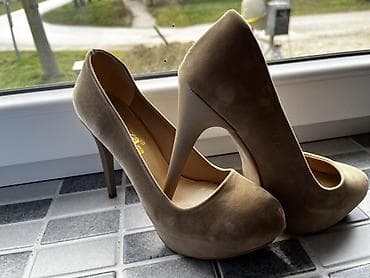 Ostala ženska obuća: Elegantne ženske salonke sa visokom štiklom Piše veličina 37 ali — 2