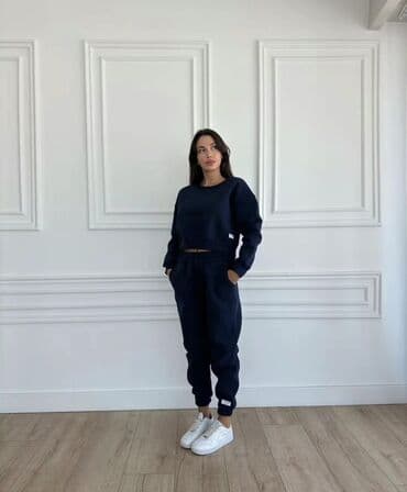 Overalls: Uni 
3200 din — 1
